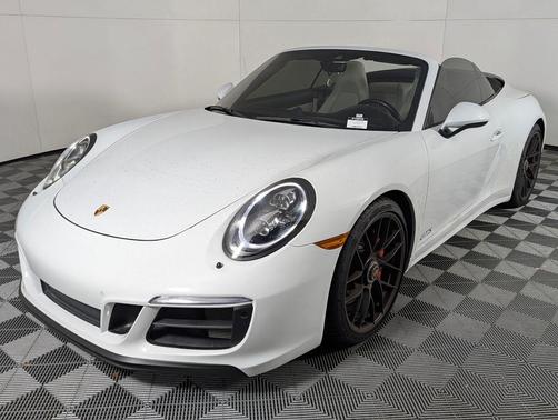 2017 Porsche 911 Carrera GTS