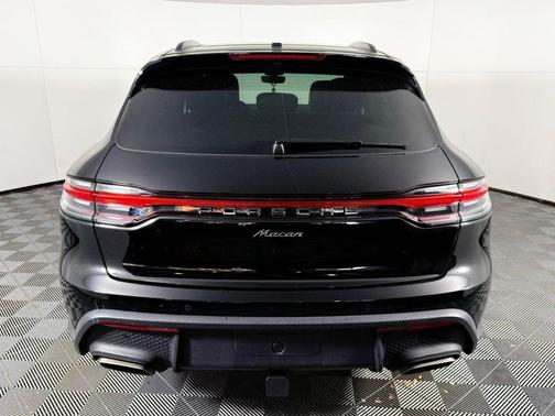 2025 Porsche Macan 2.0T