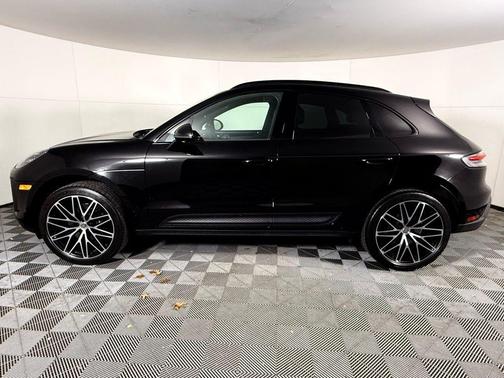 2025 Porsche Macan 2.0T