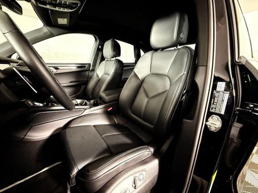 2025 Porsche Macan 2.0T