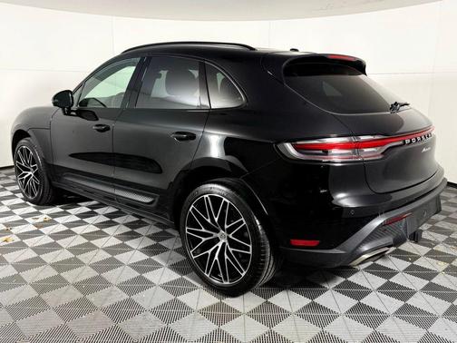 2025 Porsche Macan 2.0T