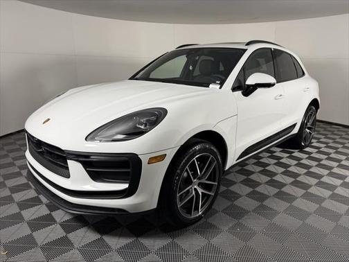 2025 Porsche Macan Base