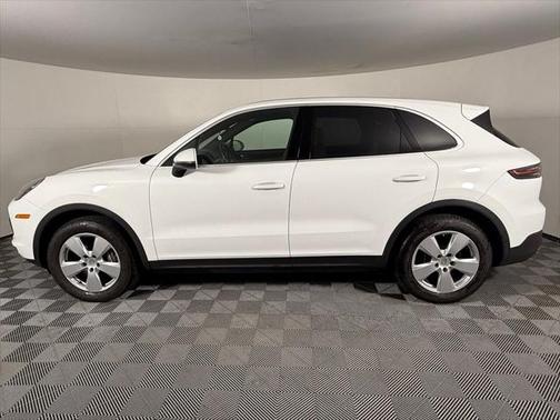 2023 Porsche Cayenne Platinum Edition