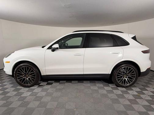 2023 Porsche Cayenne Platinum Edition