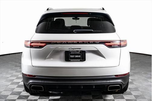 2023 Porsche Cayenne Platinum Edition