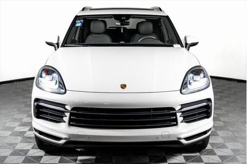 2023 Porsche Cayenne Platinum Edition