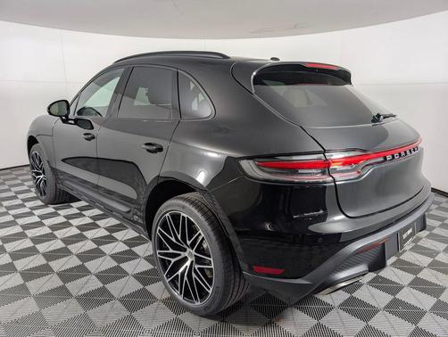 2026 Porsche Macan 
