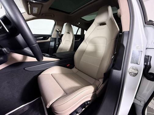 2025 Porsche Panamera Hatchback