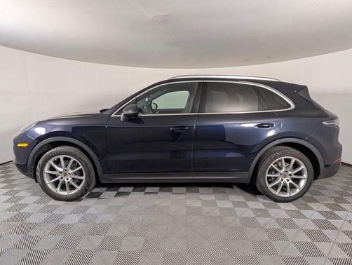 Moonlight Blue Metallic 2019 Porsche Cayenne Cayenne