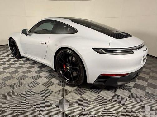 2023 Porsche 911 Carrera GTS