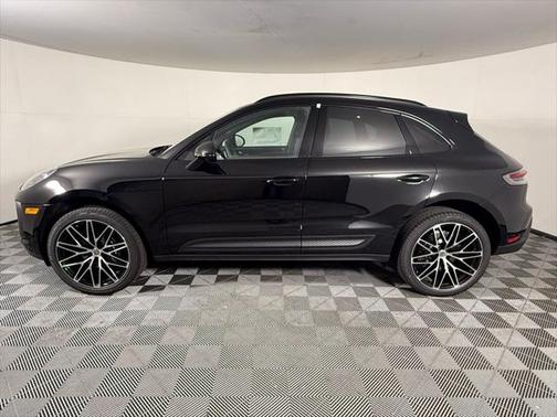 2025 Porsche Macan Base
