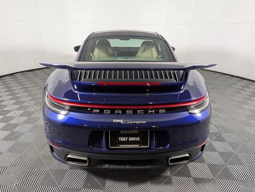 2021 Porsche 911 Carrera