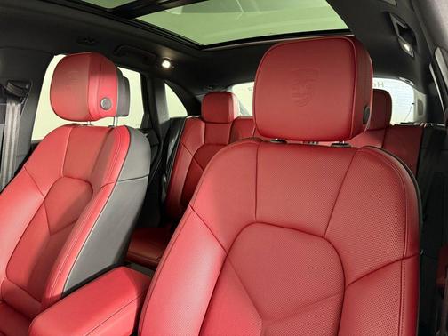 2025 Porsche Macan 2.0T