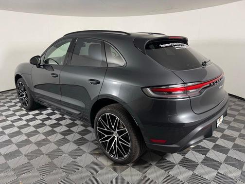 2025 Porsche Macan 2.0T