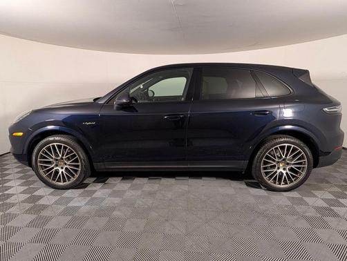 Moonlight Blue Metallic 2023 Porsche Cayenne Cayenne E-Hybrid Platinum Edition