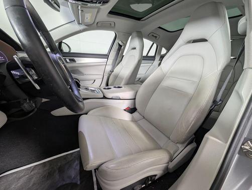 2023 Porsche Panamera Platinum Edition