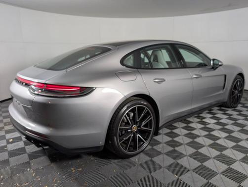 2023 Porsche Panamera Platinum Edition