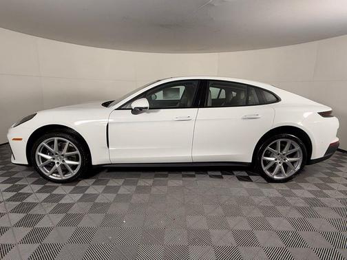 2026 Porsche Panamera 