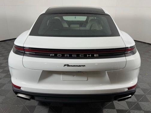 2026 Porsche Panamera 