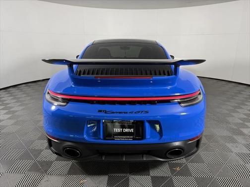 2022 Porsche 911 Carrera 4 GTS