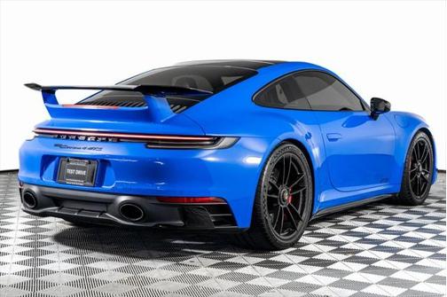 2022 Porsche 911 Carrera 4 GTS