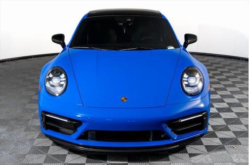 2022 Porsche 911 Carrera 4 GTS
