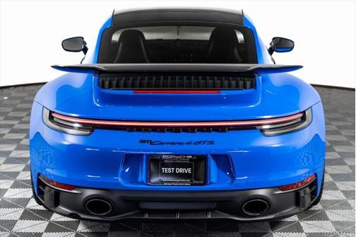 2022 Porsche 911 Carrera 4 GTS