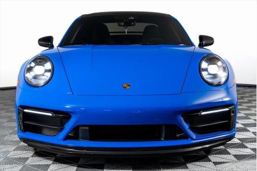 2022 Porsche 911 Carrera 4 GTS