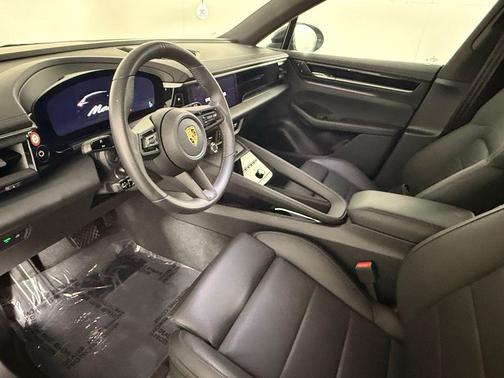2024 Porsche Macan 4