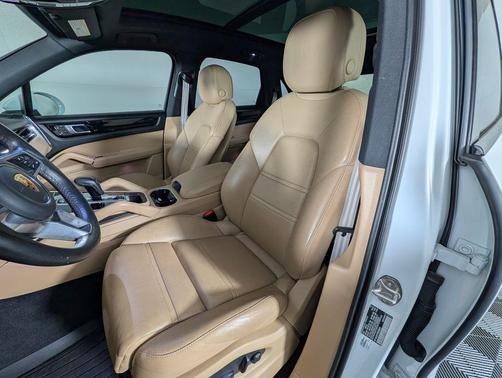 White 2023 Porsche Cayenne Platinum Edition