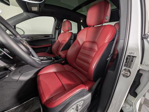 2025 Porsche Macan 2.0T