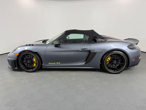 2025 Porsche 718 Spyder RS