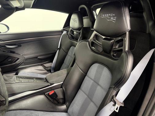 2025 Porsche 718 Spyder RS