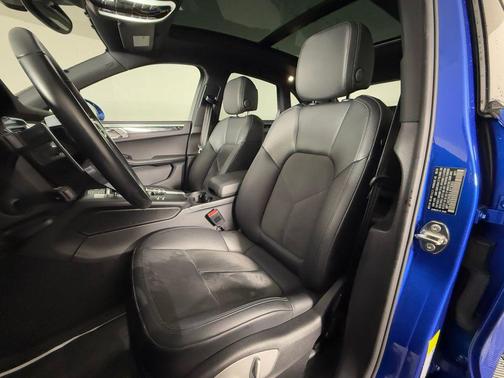 2018 Porsche Macan AWD