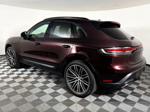 2025 Porsche Macan 2.0T