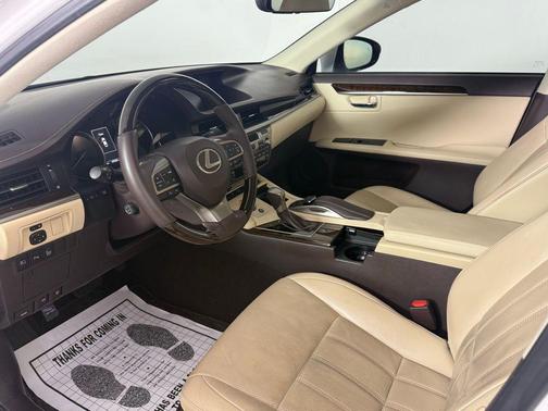 2016 Lexus ES 350 Base