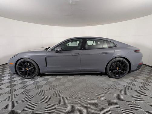 2026 Porsche Panamera 