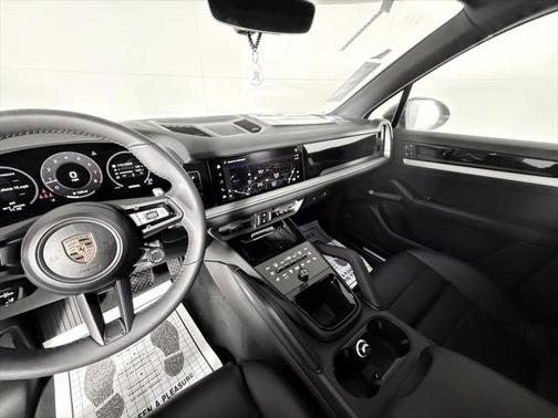 2025 Porsche Cayenne 