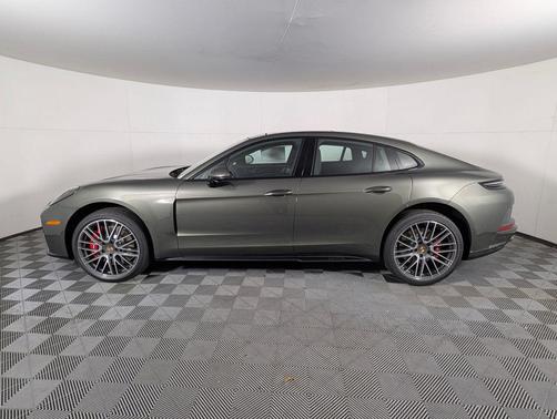 2026 Porsche Panamera GTS