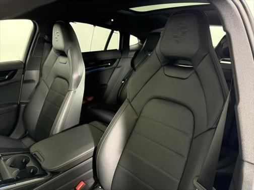 2025 Porsche Panamera E-Hybrid 4