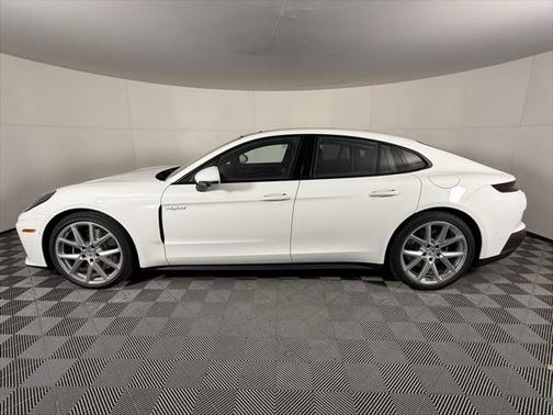 2025 Porsche Panamera E-Hybrid 4