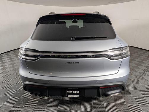 Dolomite 2026 Porsche Macan Macan