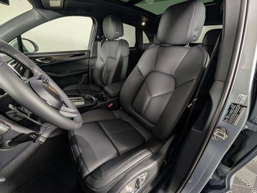 Dolomite 2026 Porsche Macan Macan