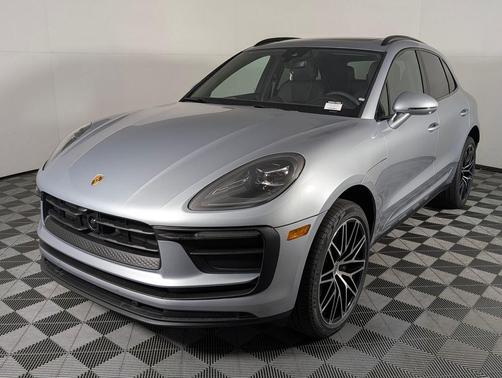 Dolomite 2026 Porsche Macan Macan
