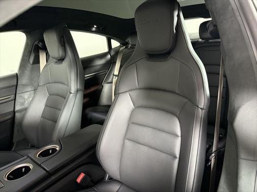2025 Porsche Taycan Turbo