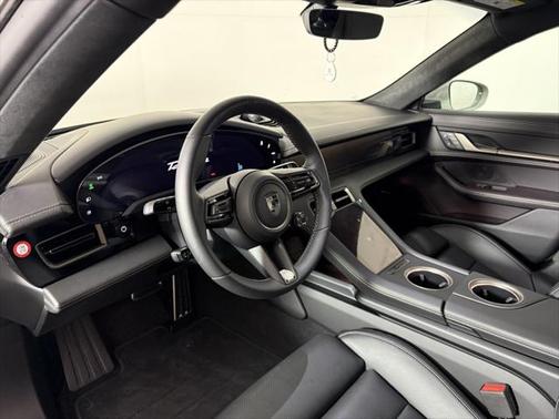 2025 Porsche Taycan Turbo