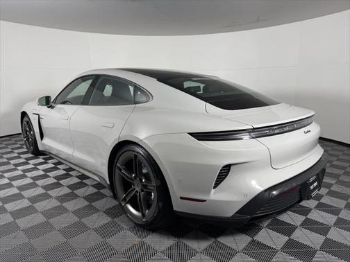 2025 Porsche Taycan Turbo