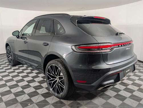 2026 Porsche Macan 