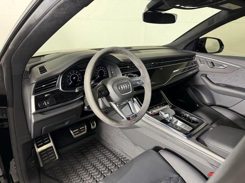 2023 Audi RS Q8 4.0T