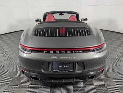 2020 Porsche 911 Carrera 4S Cabriolet